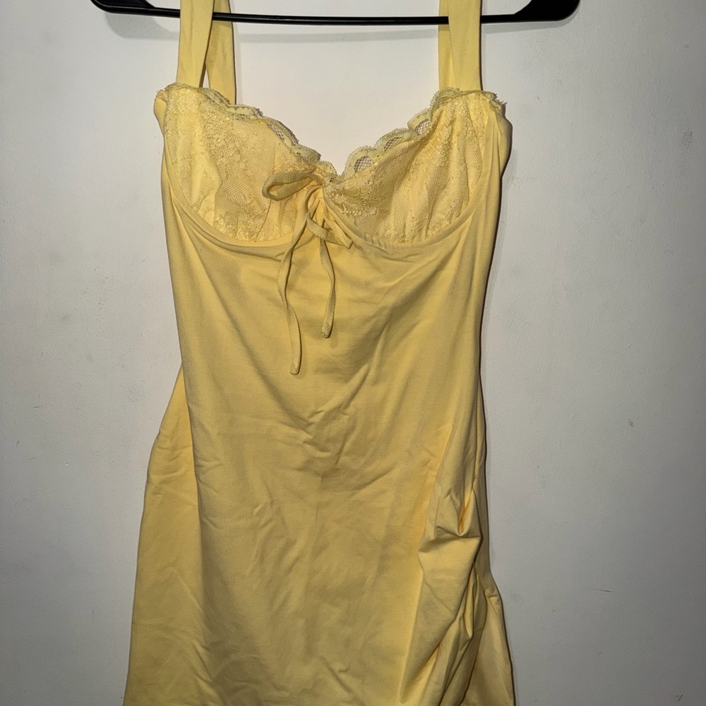 OUTCAST Elegant Yellow Lace-Trimmed Mini Dress